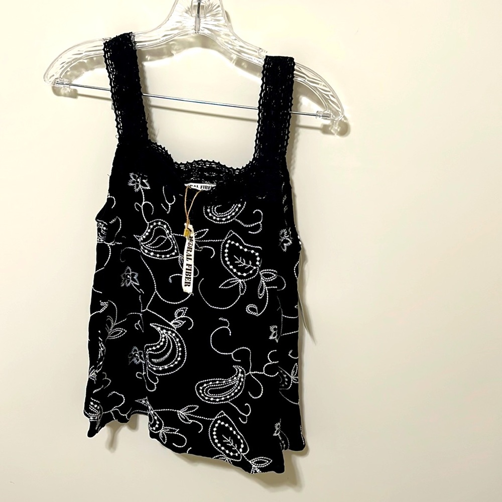 Moral Fiber Women’s Embroidered Tank Top / Brand NWT / Size L / Crocheted